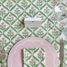 Load image into Gallery viewer, Scallop Placemat Set - Light Pink