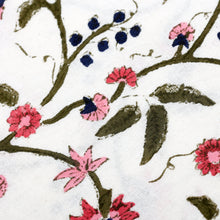 Load image into Gallery viewer, Floral Print Tablecloth
